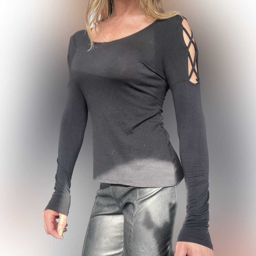 Long sleeved cut out top